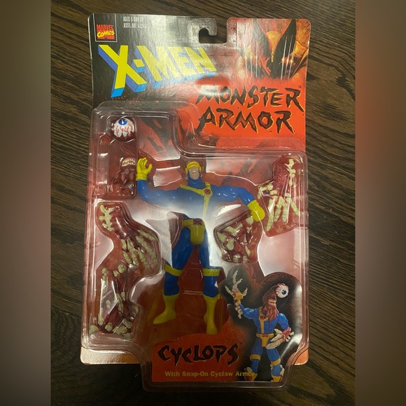 Set of Two 1997 X-Men Monster Armor Action Figurines - Picture 4 of 5